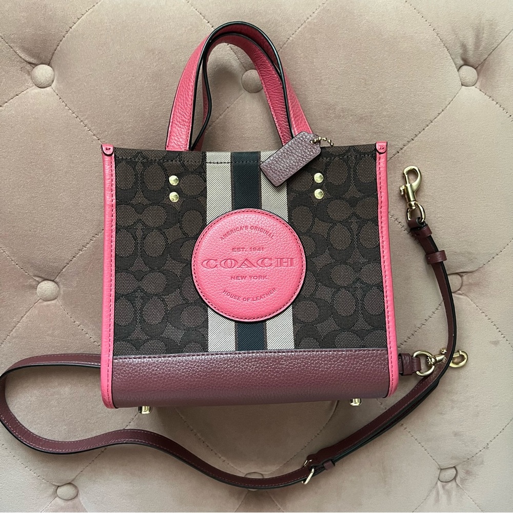 Dempsey Tote 22 In Signature Jacquard With Stripe And Coach Patch